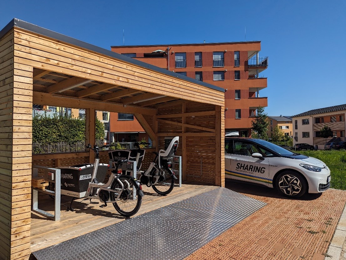 Car- und Bike-Sharing Station